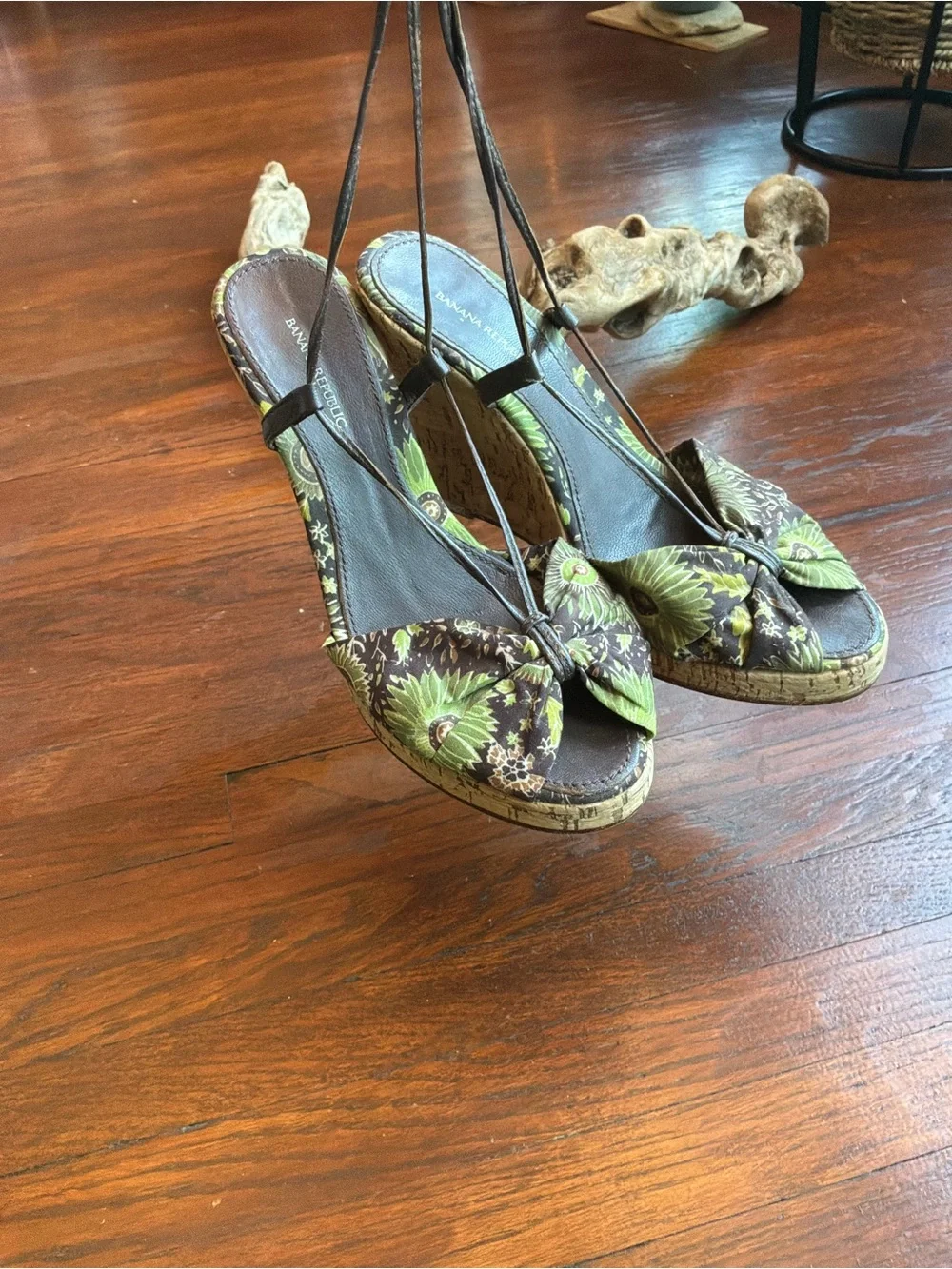 BANANA REPUBLIC Peep Toe Espadrille Wedges